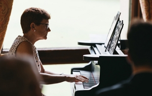 Sharolyn Kimmorley at piano